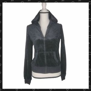 Romero and Juliet Couture Black Sweater size Large